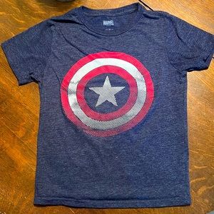 Captain America Marvel boys T-shirt size Medium